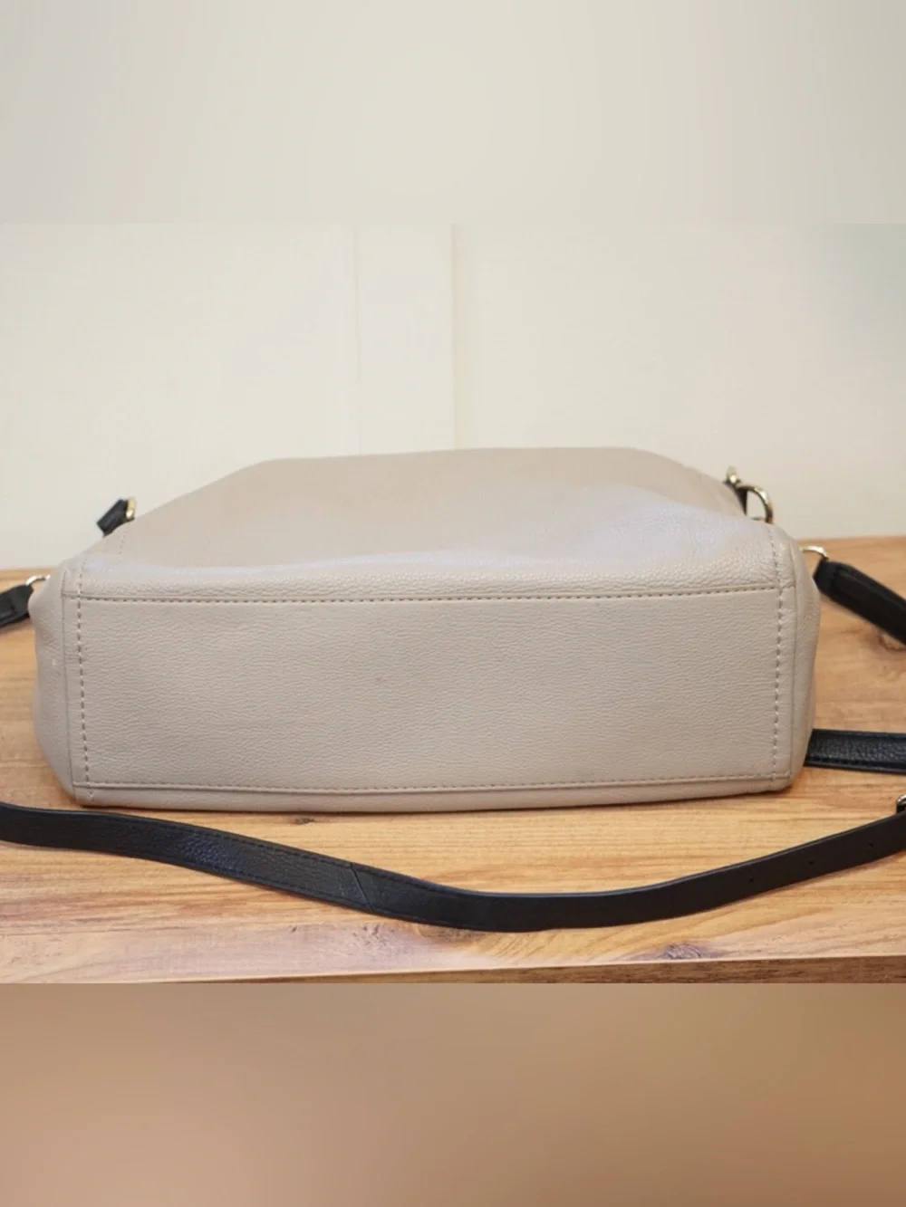 kate spade Beige Shoulder Bag with Black Trim - Picture 8 of 13